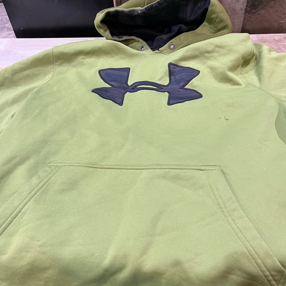 XL under armor sweatshirt